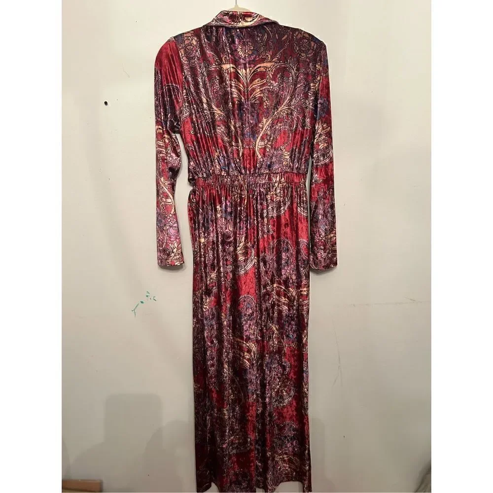 Delphine Jumpsuit Size small res  Velvet Paisley Printed